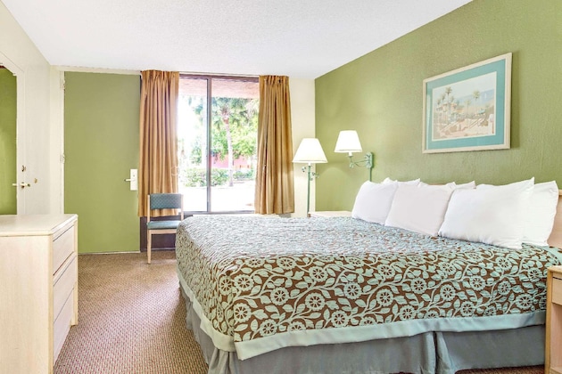 Gallery - Days Inn By Wyndham Bradenton - Near The Gulf