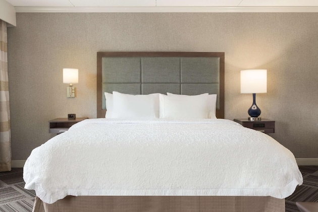 Gallery - Hampton Inn & Suites Manchester-Bedford