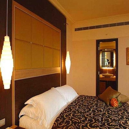 Gallery - Regency Boutique