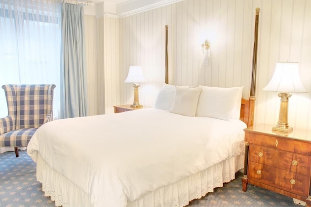 Gallery - Roger Smith Hotel
