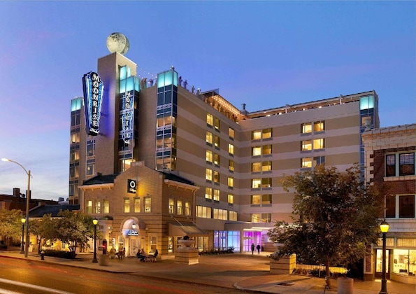 Gallery - Moonrise Hotel
