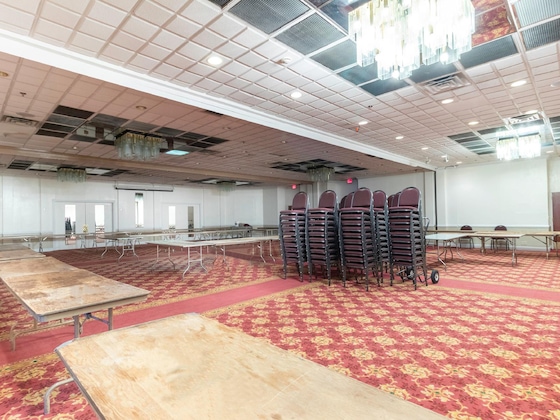 Gallery - Oyo Hotel East Hanover Nj-10