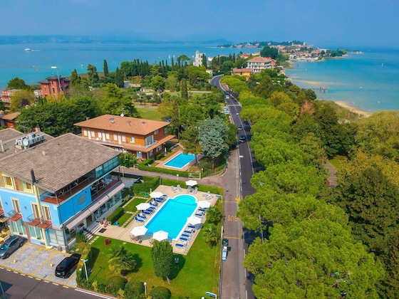 Gallery - Hi Hotels Sirmione - Lakeview Pool