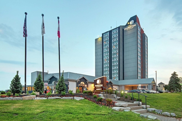 Gallery - Doubletree By Hilton Toronto Airport