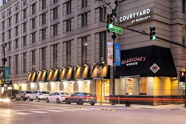 Gallery - Courtyard By Marriott Chicago Downtown River North