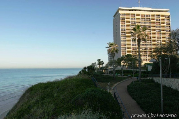 Gallery - Seasons Hotel - Resort On The Beach