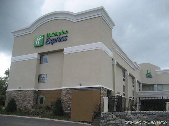 Gallery - Holiday Inn Express W-I40 Whitebridge Road By Ihg