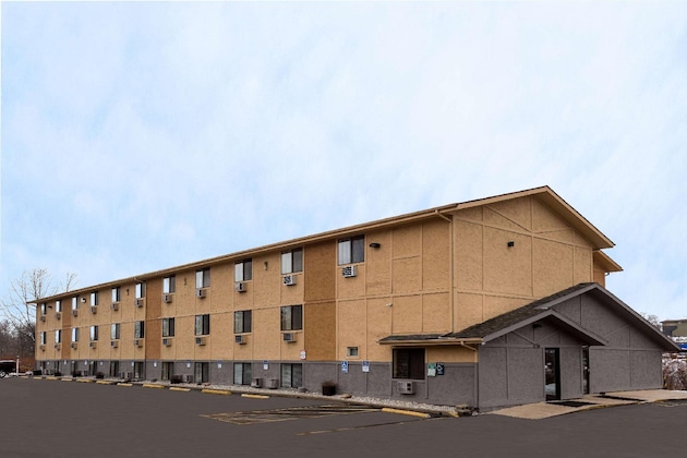 Gallery - Super 8 By Wyndham Dubuque