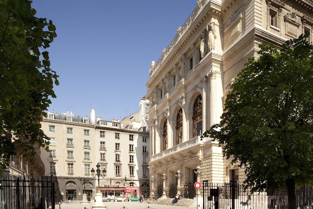 Gallery - La Maison Favart