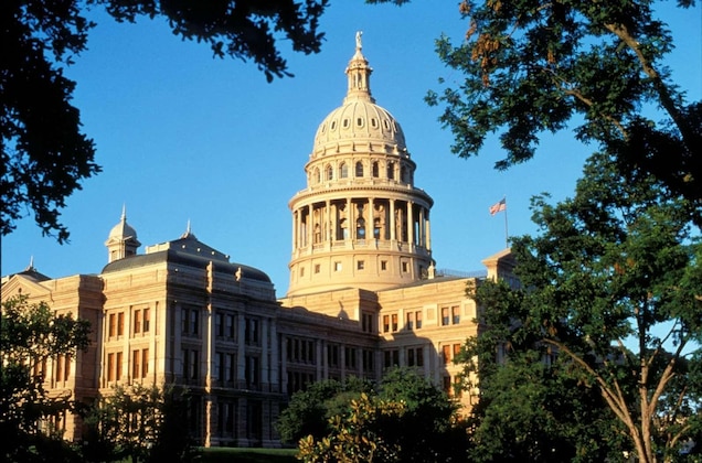 Gallery - Embassy Suites By Hilton Austin Central
