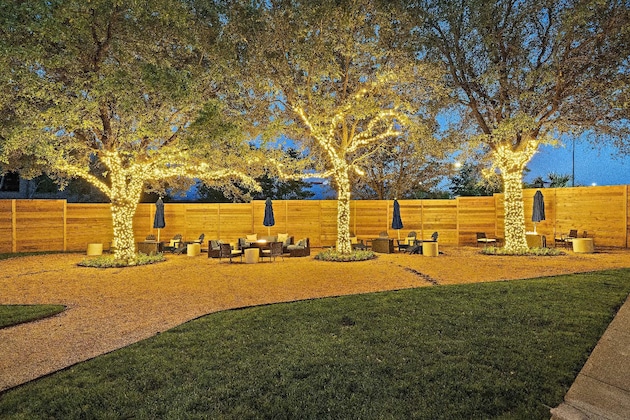Gallery - Hilton College Station & Conference Center
