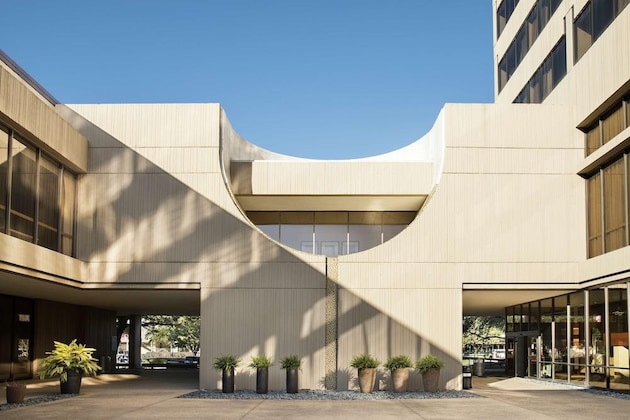 Gallery - Hilton University of Houston