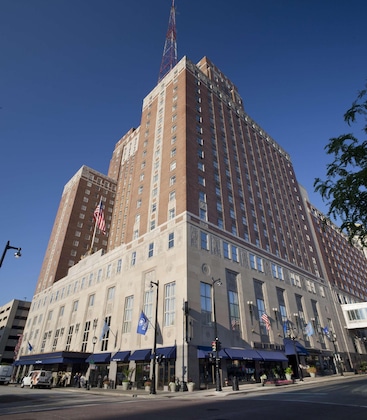 Gallery - Hilton Milwaukee City Center
