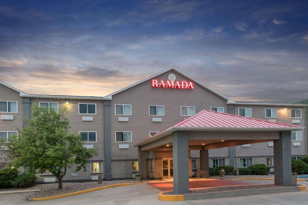 Gallery - Ramada Limited Bismarck Northeast