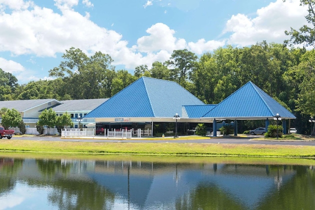 Gallery - Days Inn By Wyndham Savannah Airport
