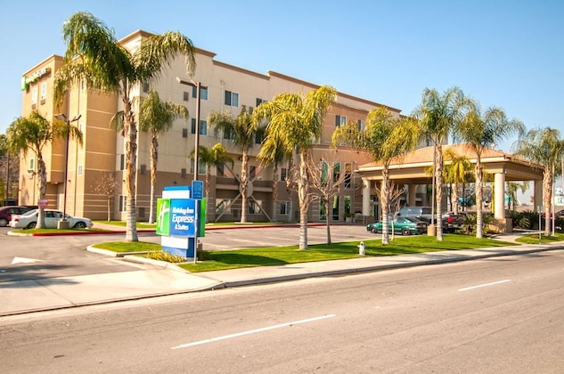 Gallery - Holiday Inn Express And Suites Bakersfield Central By Ihg