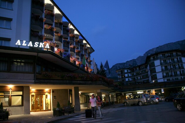 Gallery - Hotel Alaska Cortina