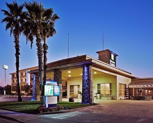 Gallery - Holiday Inn Express Hotel & Suites Corning By Ihg