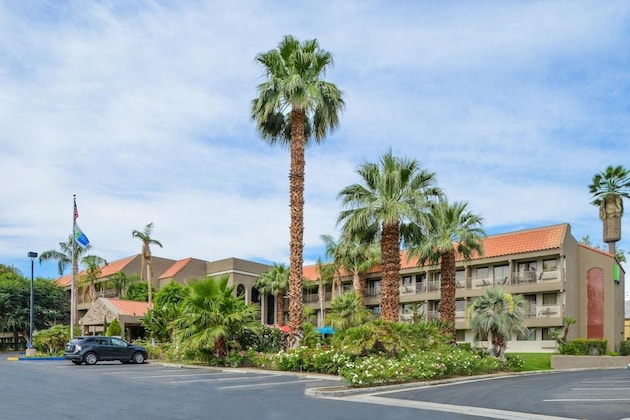 Gallery - Holiday Inn Express Palm-Desert, An Ihg Hotel