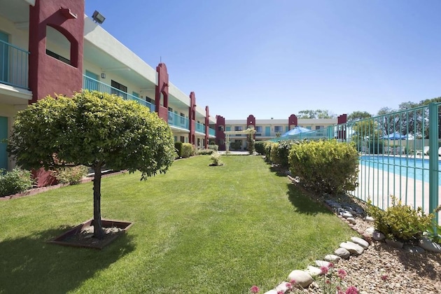 Gallery - Days Inn By Wyndham Santa Fe New Mexico