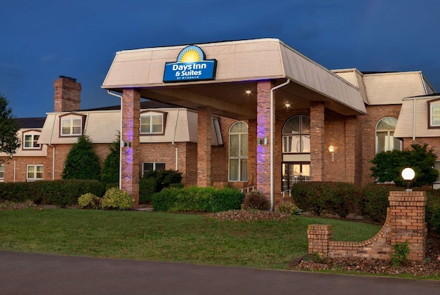 Gallery - Days Inn And Suites By Wyndham Sikeston