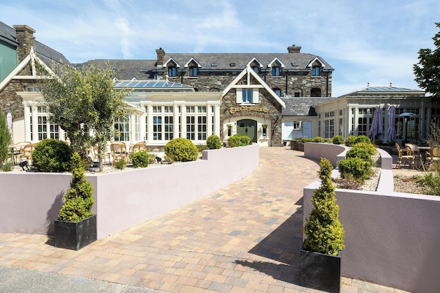Gallery - Killarney Heights Hotel