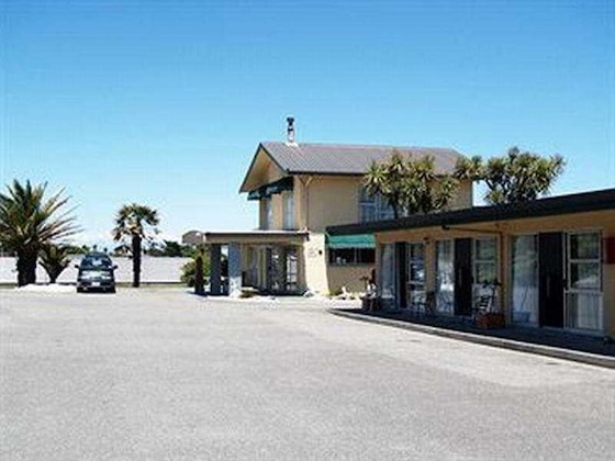 Gallery - Charles Court Motel