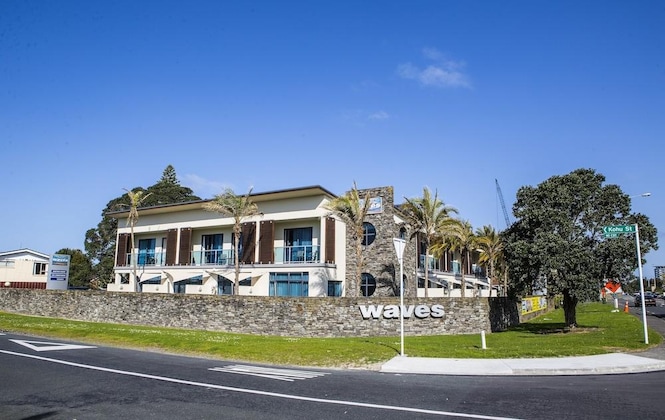 Gallery - Waves Motel