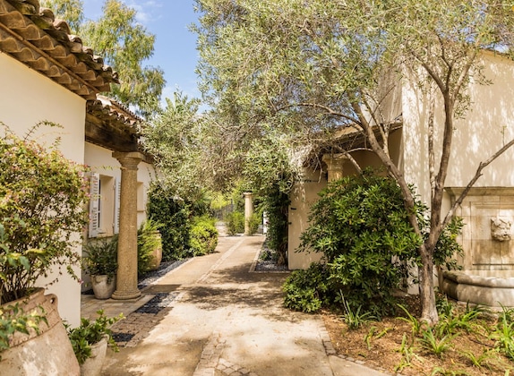 Gallery - Hôtel La Tartane Saint -Tropez