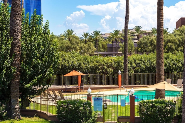 Gallery - Howard Johnson By Wyndham Phoenix Airport Downtown Area