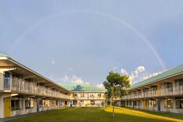 Gallery - Days Inn By Wyndham Fort Pierce Midtown