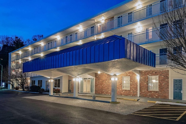 Gallery - Howard Johnson By Wyndham Staunton