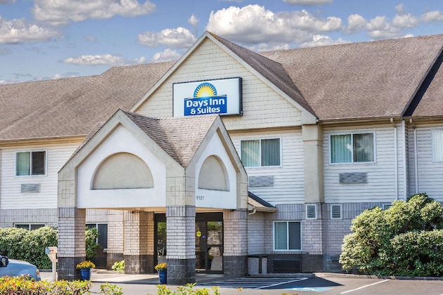 Gallery - Days Inn & Suites By Wyndham Vancouver