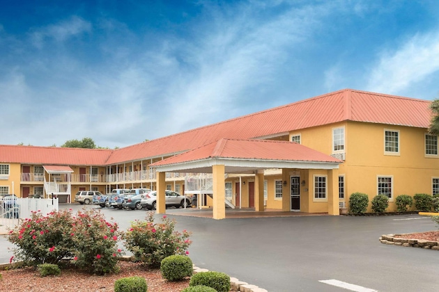 Gallery - Days Inn By Wyndham Barnwell