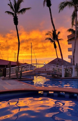 Gallery - The Westmarine Waterfront Hotel