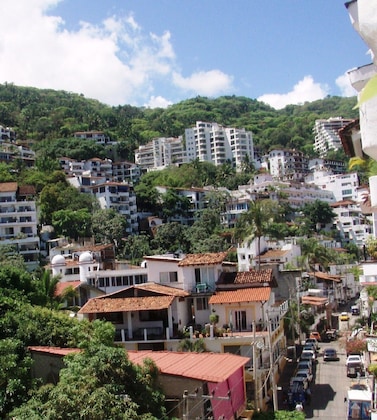 Gallery - Emperador Vallarta Beachfront Hotel And Suites