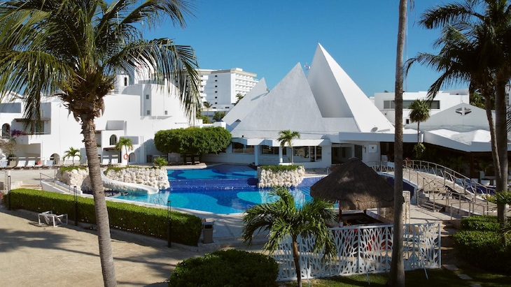 Gallery - Sunset Marina Resort & Yacht Club