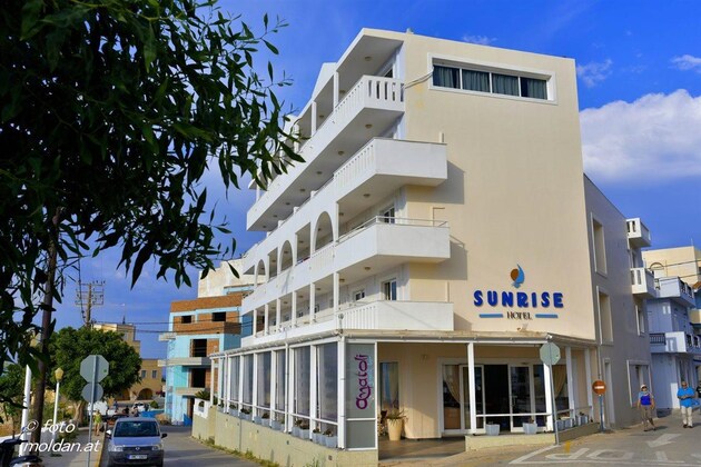 Gallery - Sunrise Hotel
