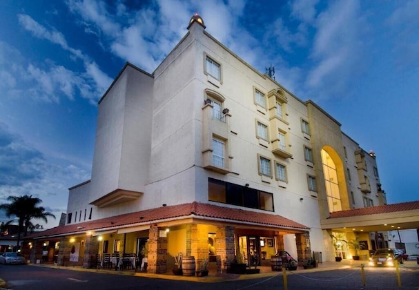 Gallery - Hotel Suites Mexico Plaza Campestre