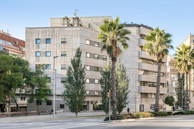 Gallery - Apartments Sata Park Guell Area