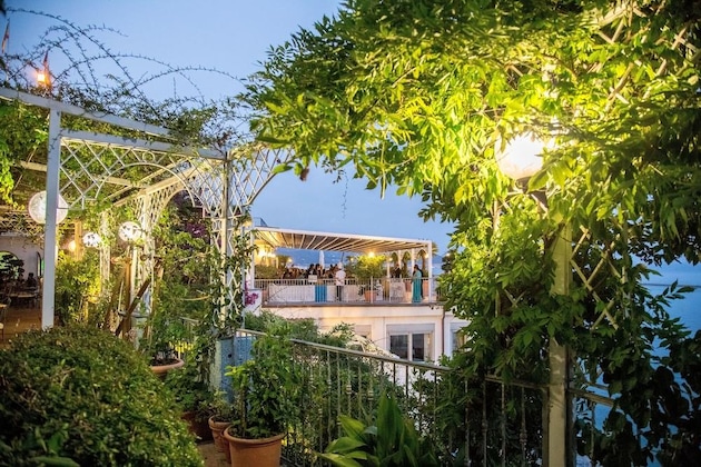 Gallery - Lloyd's Baia Hotel