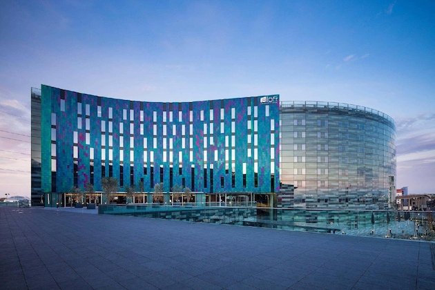 Gallery - Aloft London Excel