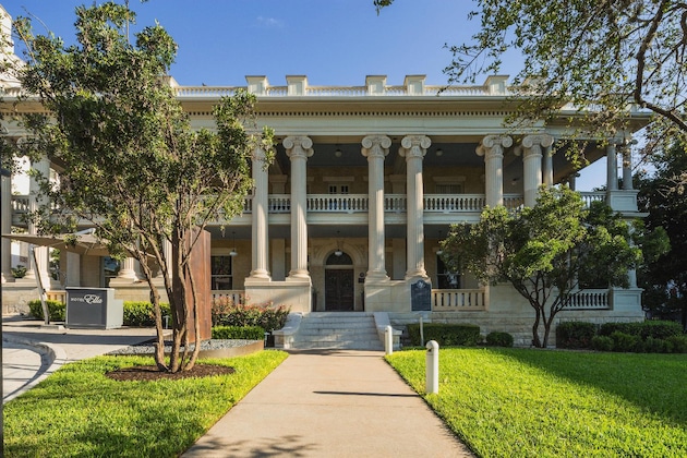 Gallery - Hotel Ella