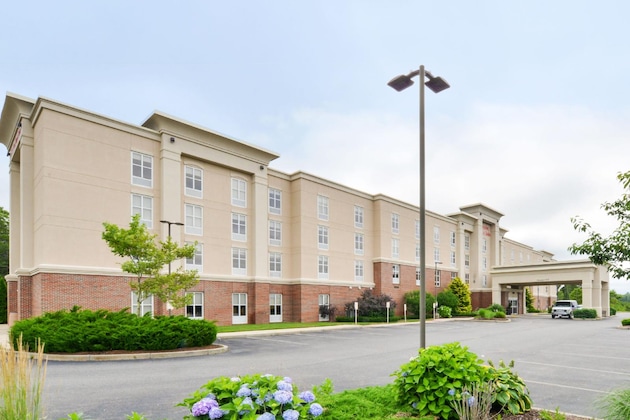 Gallery - Hampton Inn & Suites Plymouth