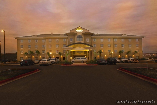 Gallery - Holiday Inn Express Hotel & Suites Laredo-Event Center Area By Ihg