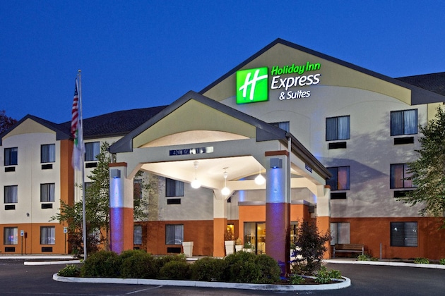 Gallery - Muncie Place Hotel & Suites