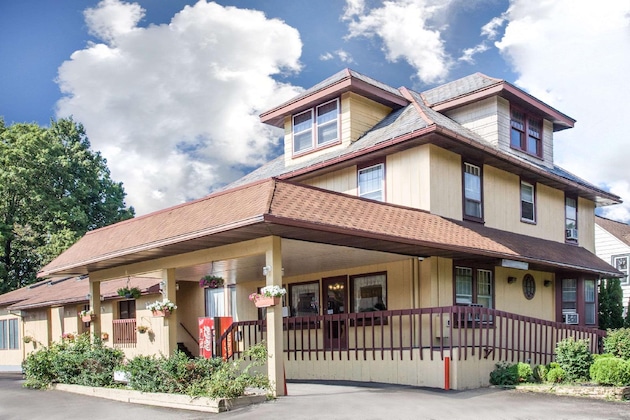 Gallery - Knights Inn Endwell Binghamton