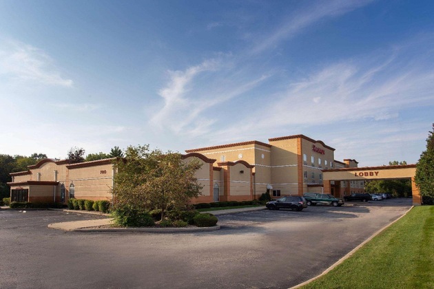 Gallery - Ramada By Wyndham Glendale Heights Lombard