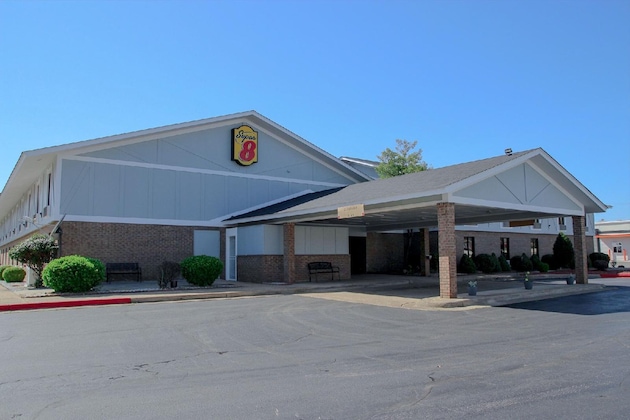 Gallery - Super 8 By Wyndham Harrison Ar
