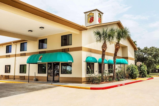 Gallery - Super 8 By Wyndham League City Kemah Area